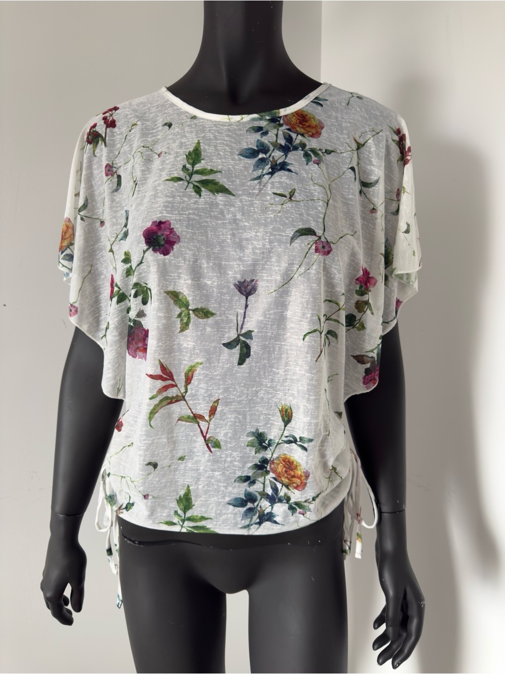 323. Papillon Sheer Floral Print Short Sleeve Women's Top - White